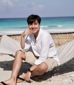 ปาริธ ทิมทอง ประวัติ